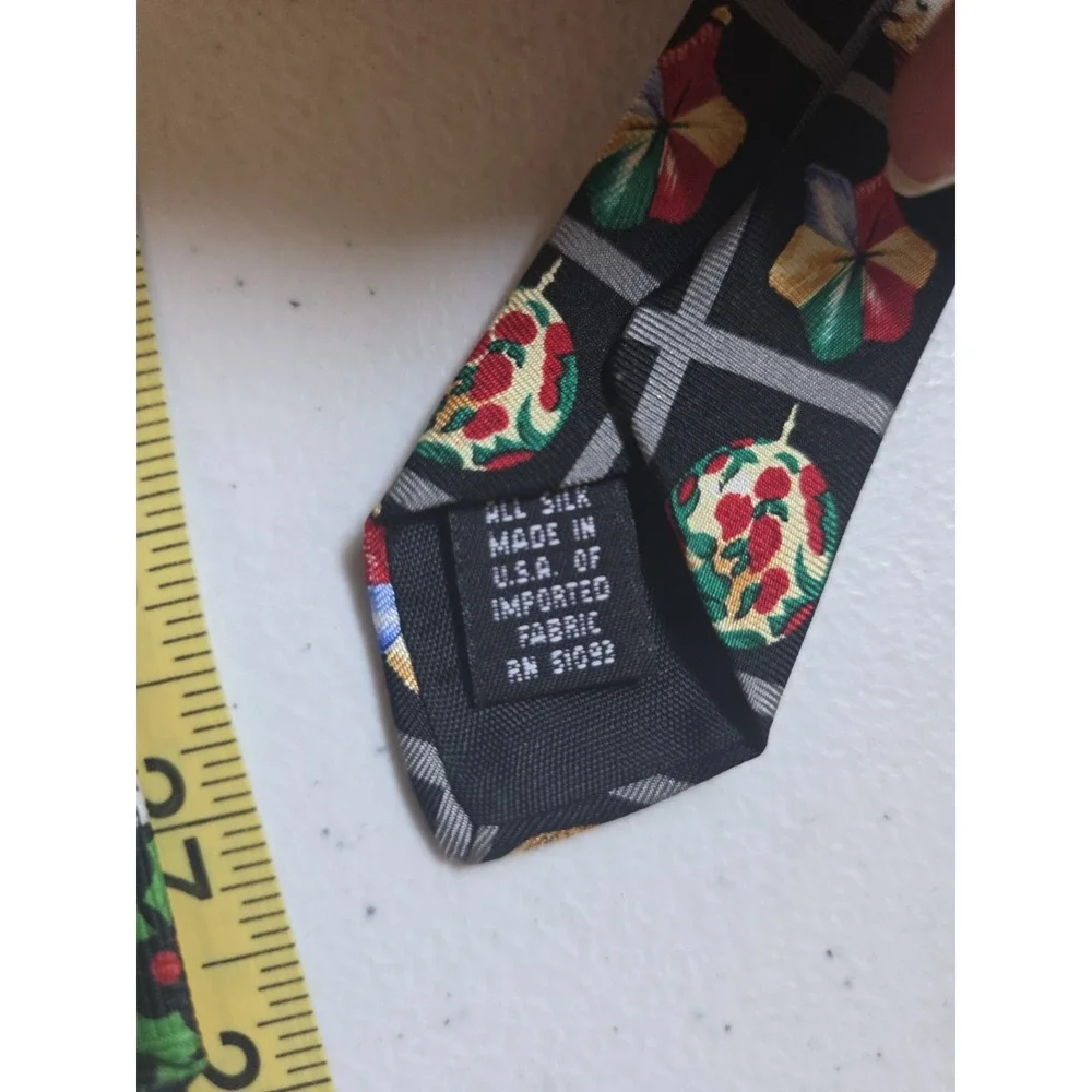 Hallmark & Looney Tunes Mens Tie Lot Vintage Christmas Bugs Bunny Daffy